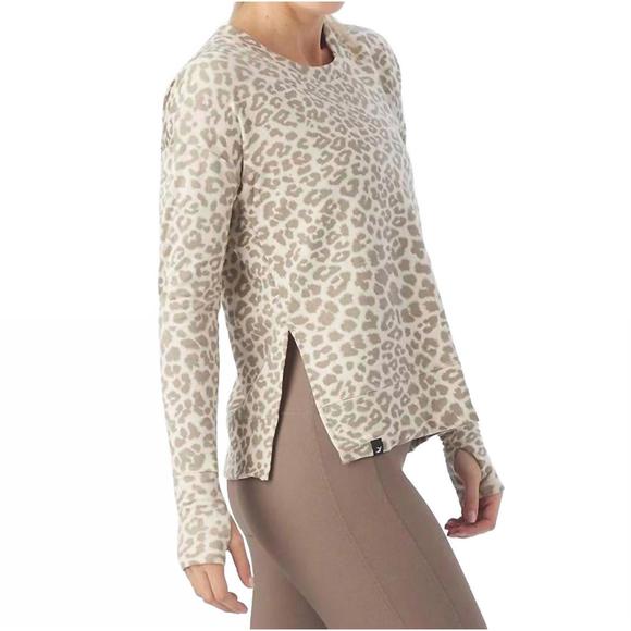 NEW GLYDER lounge long sleeve in oatmilk leopard - Picture 4 of 5